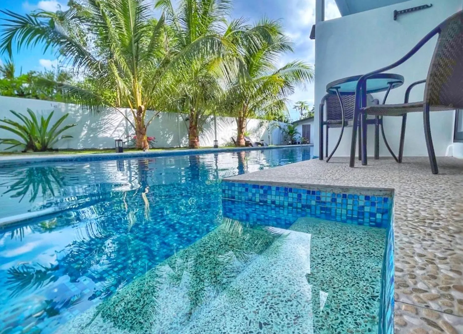 Mmint Resort Panglao 0*,